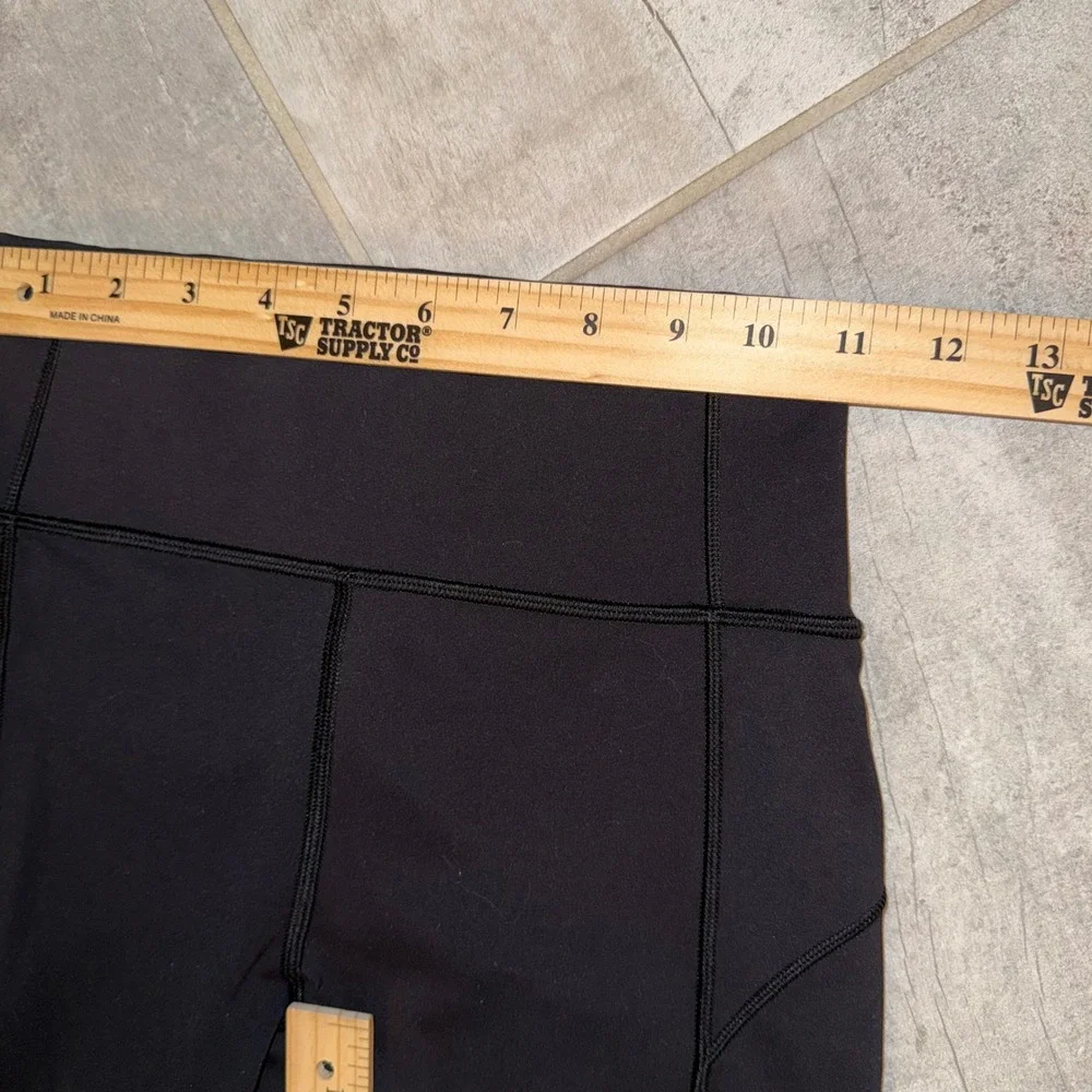 Lululemon Black Workout Leggings Yoga‎ Running Athletic Pants Size 4